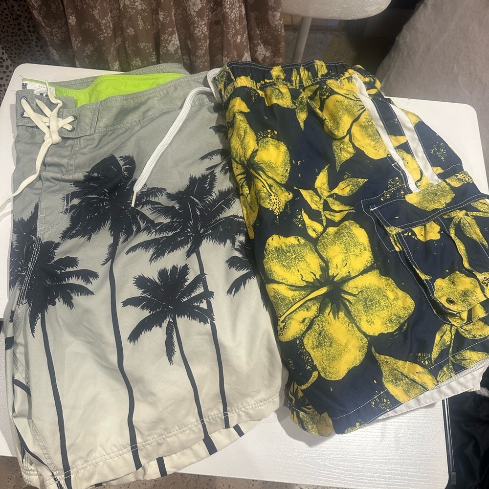 American Eagle Outfitters Gray and Yellow Floral Board Shorts